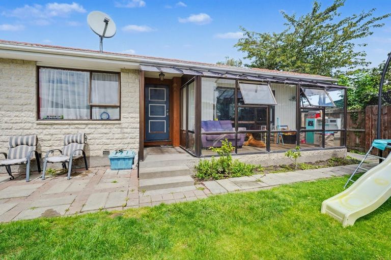Photo of property in 2/119a Prestons Road, Redwood, Christchurch, 8051