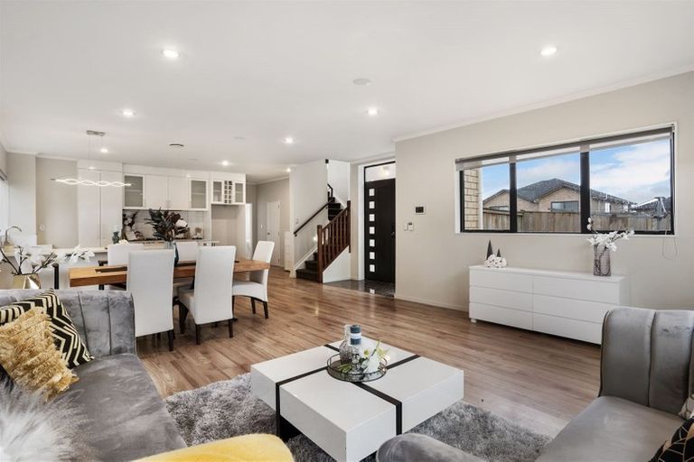 Photo of property in 11 Evelina Lane, Flat Bush, Auckland, 2019