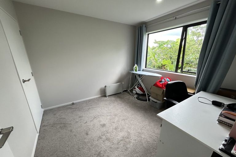 Photo of property in 5/30 West Coast Road, Glen Eden, Auckland, 0602