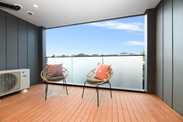 Photo of property in 24f Essex Street, Te Atatu South, Auckland, 0610