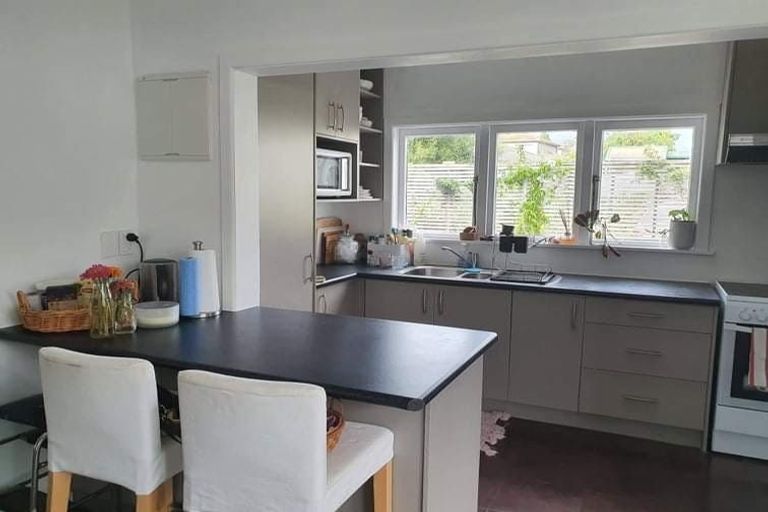 Photo of property in 1/59 Woodside Road, Massey, Auckland, 0614