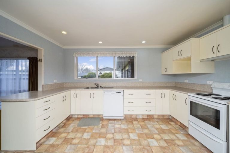 Photo of property in 76 Cressida Avenue, Stratford, 4332