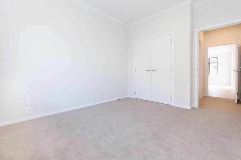 Photo of property in 9 Davey Crescent, Orewa, 0931