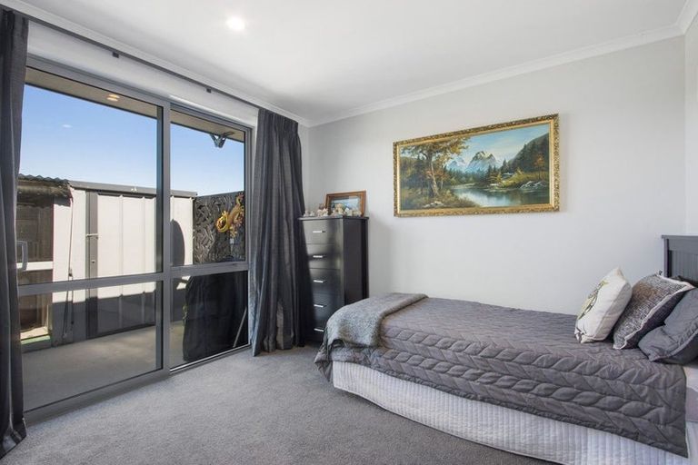 Photo of property in Waterview Estate, 26/4 Greystone Place, Omokoroa, 3114