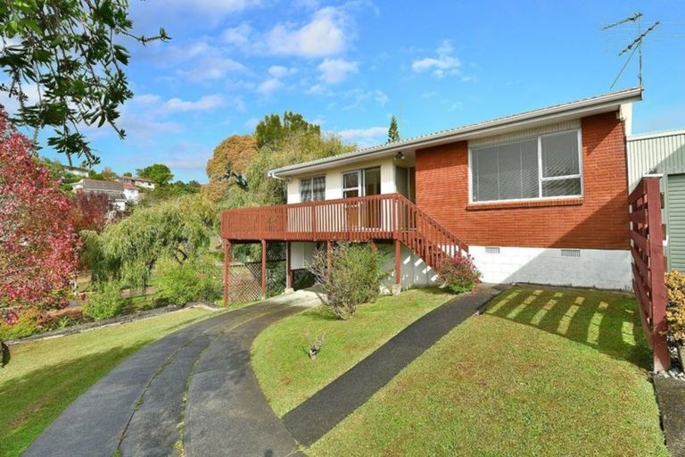 Photo of property in 2/28 Scarlock Avenue, Browns Bay, Auckland, 0630
