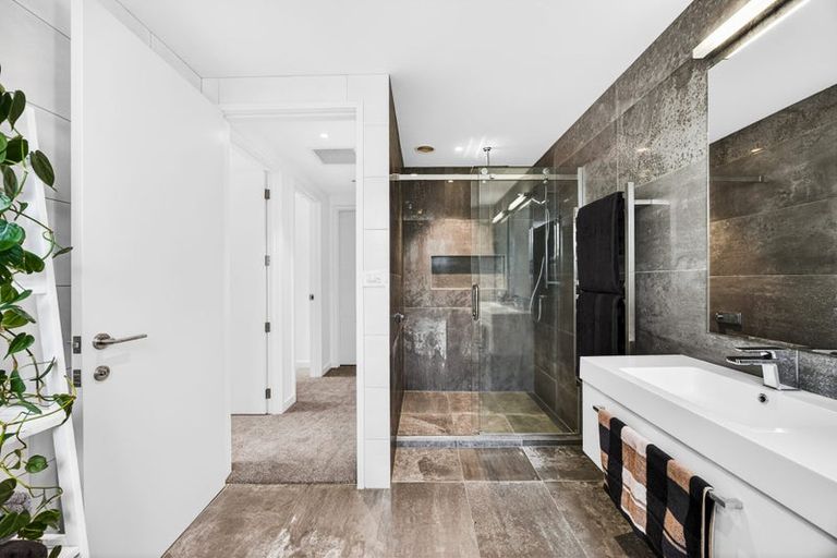 Photo of property in 24 Park Rise, Campbells Bay, Auckland, 0630