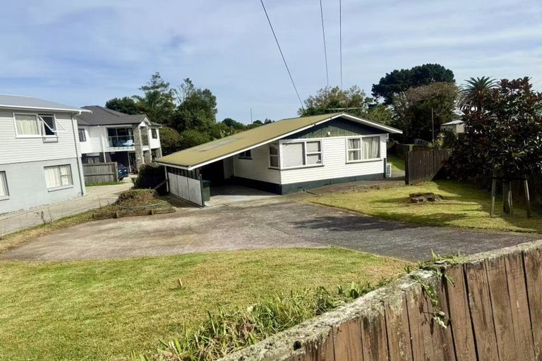 Photo of property in 12 Moemoea Avenue, Kumeu, 0810