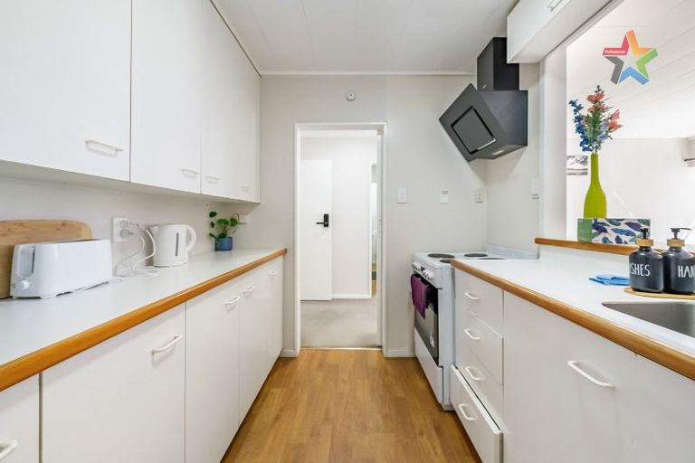 Photo of property in 8b Wai-iti Crescent, Woburn, Lower Hutt, 5010