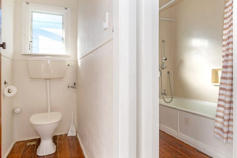 Photo of property in 26 Domett Street, Whataupoko, Gisborne, 4010