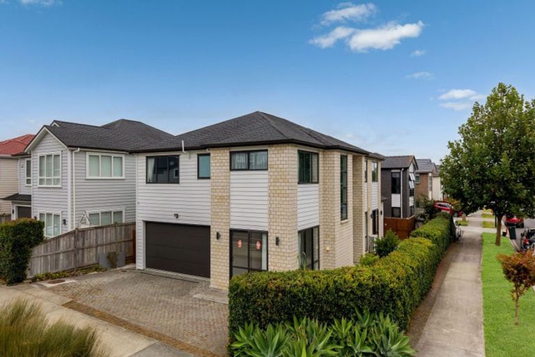 Photo of property in 76 Donegal Park Drive, Flat Bush, Auckland, 2019