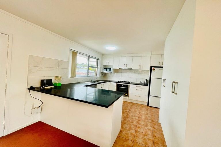 Photo of property in 20a Boundary Road, Blockhouse Bay, Auckland, 0600