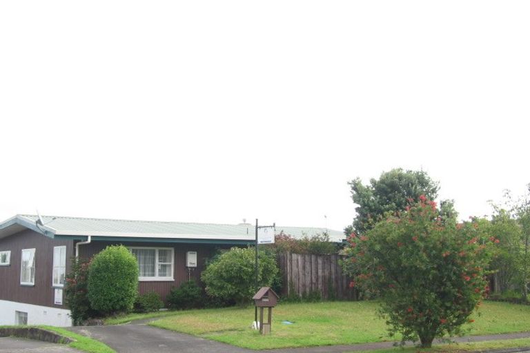 Photo of property in 46 Ellesmere Crescent, Pakuranga Heights, Auckland, 2010