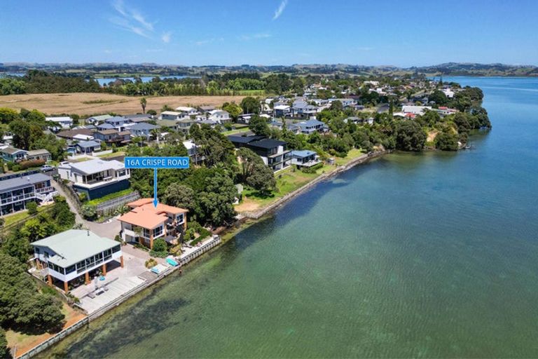 Photo of property in 16a Crispe Road, Clarks Beach, 2122