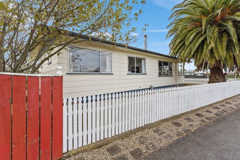 Photo of property in 2 Newton Place, Westbrook, Palmerston North, 4412
