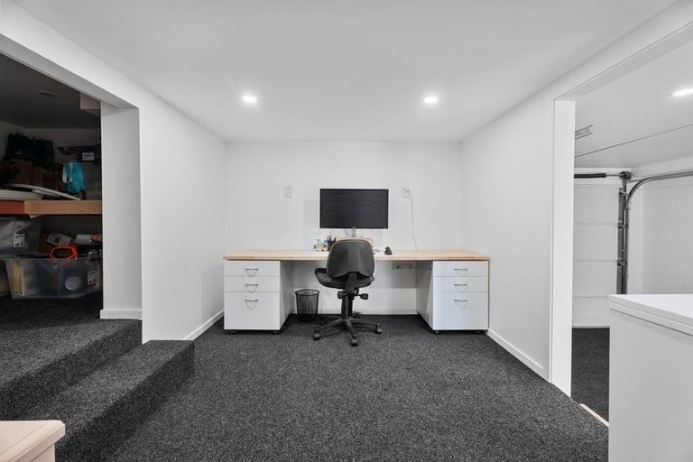 Photo of property in 1/181 Forrest Hill Road, Forrest Hill, Auckland, 0620