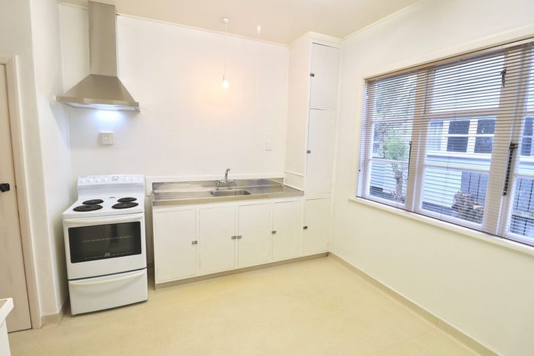 Photo of property in 10 Naenae Road, Naenae, Lower Hutt, 5011