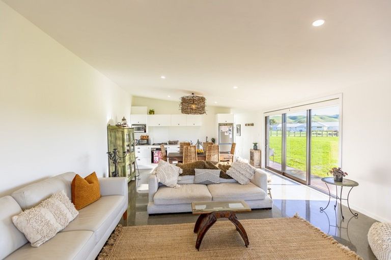 Photo of property in 20 White Road, Otane, 4202