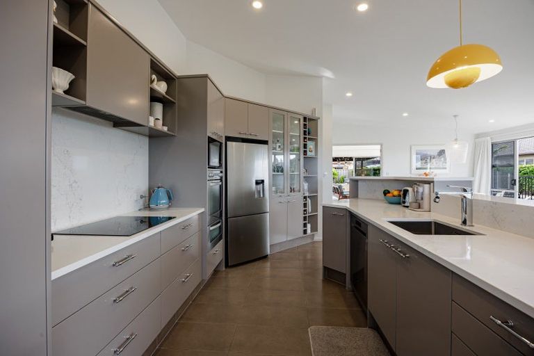 Photo of property in 48 Merlot Drive, Greenmeadows, Napier, 4112