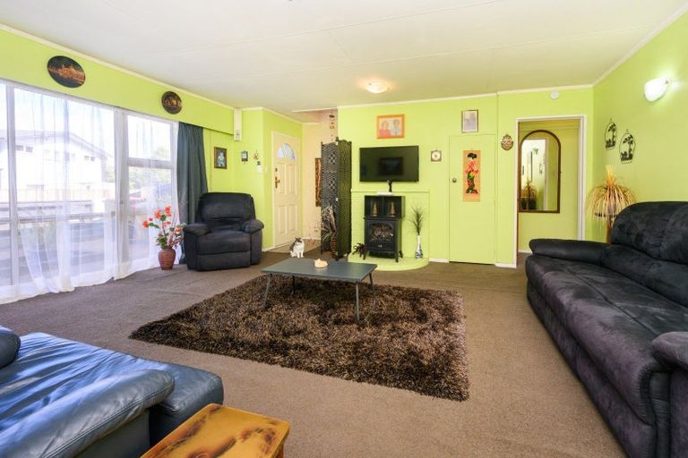 Photo of property in 1a Dunk Place, Milson, Palmerston North, 4414
