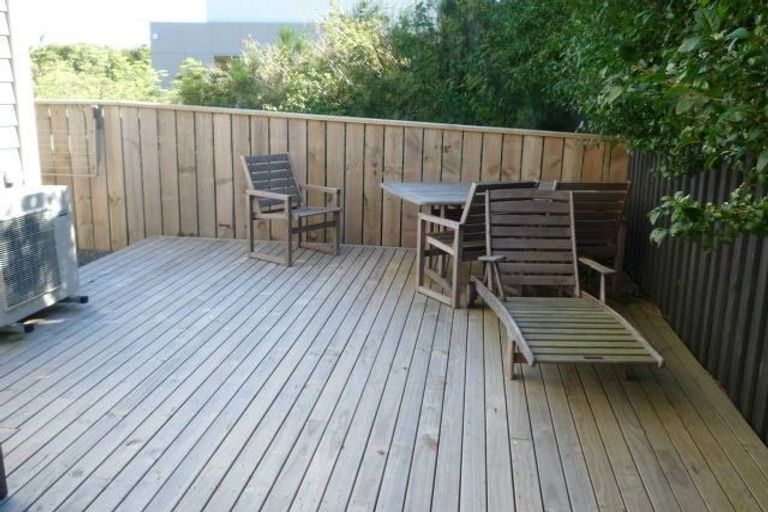 Photo of property in 18 Lakshmi Place, Khandallah, Wellington, 6035