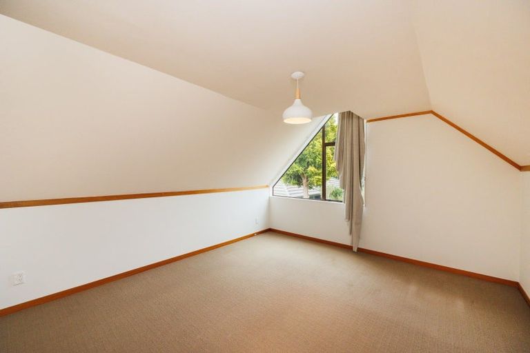 Photo of property in 2 Montgomery Terrace, Hokowhitu, Palmerston North, 4410