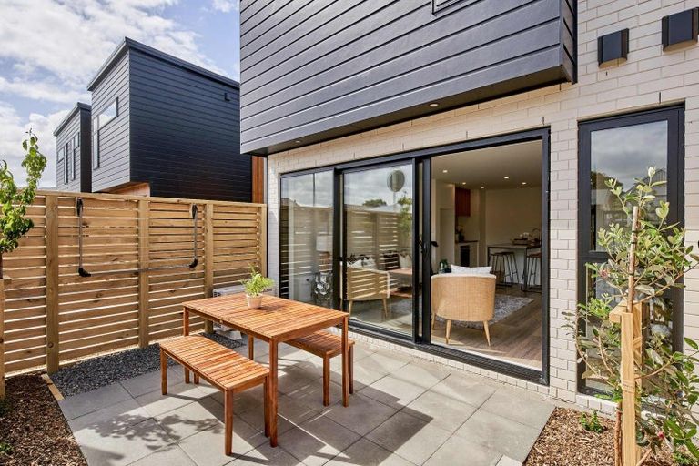 Photo of property in 3/90 Knights Road, Hutt Central, Lower Hutt, 5010