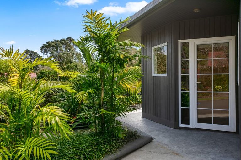Photo of property in 8 Spencer Place, Merrilands, New Plymouth, 4312