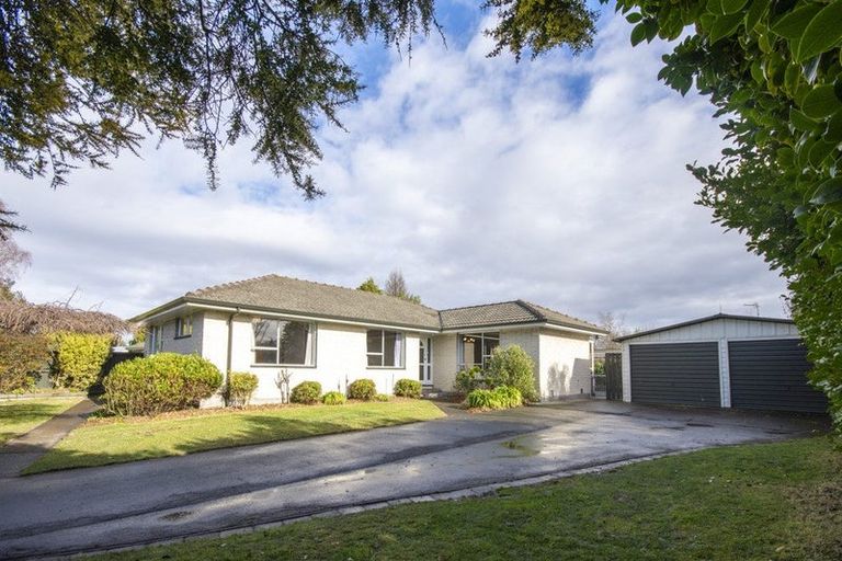 Photo of property in 14 Tralee Place, Bishopdale, Christchurch, 8053