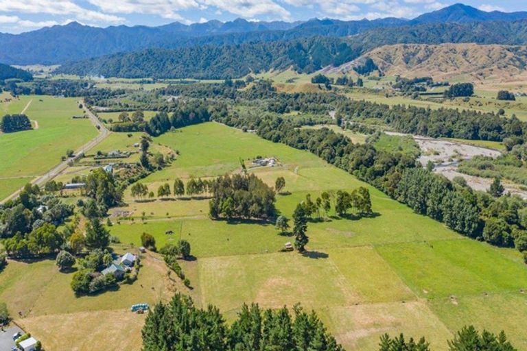 Photo of property in 358 Kimberley Road, Levin, 5571