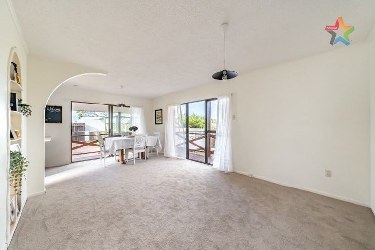 Photo of property in 14a Mossburn Grove, Kelson, Lower Hutt, 5010