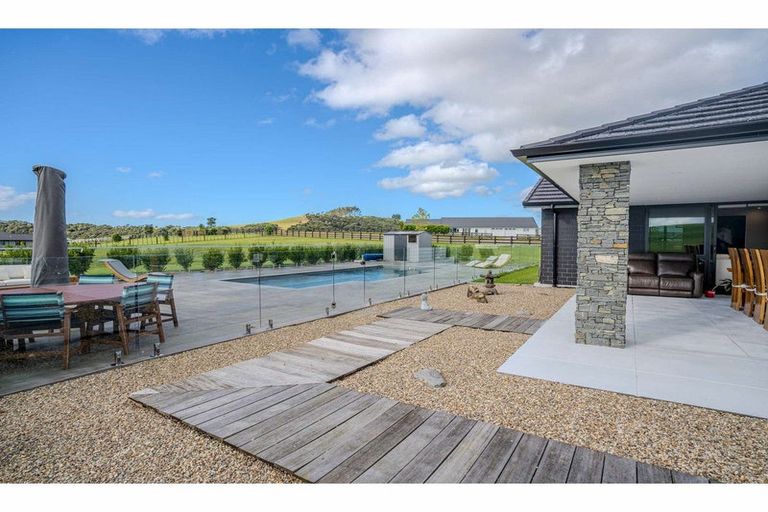 Photo of property in 1 Fernbird Grove, Kerikeri, 0294