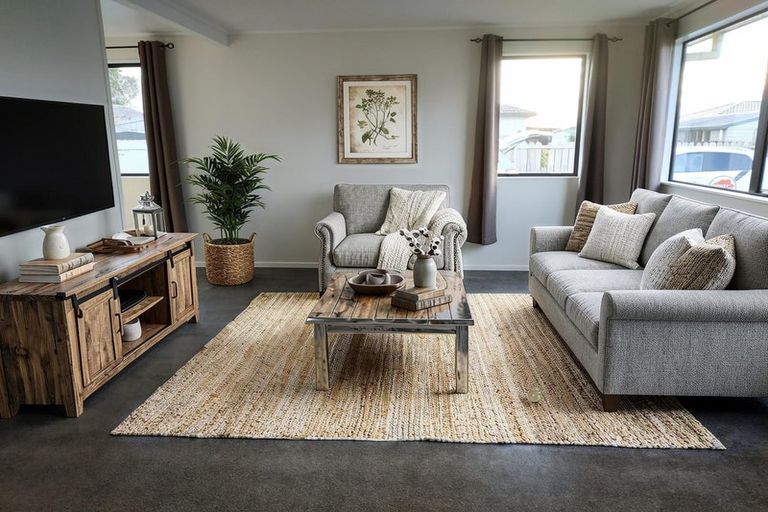 Photo of property in 2/21 Penion Drive, Flat Bush, Auckland, 2023