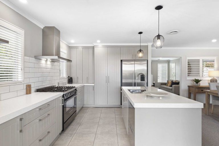 Photo of property in 18 Armstrong Farm Drive, East Tamaki Heights, Auckland, 2016