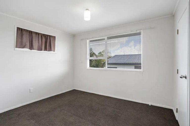 Photo of property in 34 Moncrieff Avenue, Clendon Park, Auckland, 2103