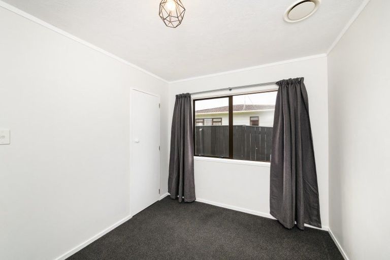 Photo of property in 27 Mcleavey Drive, Kelvin Grove, Palmerston North, 4414