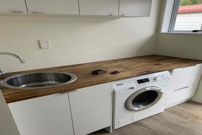 Photo of property in 25 Nassau Avenue, Grenada North, Wellington, 5028