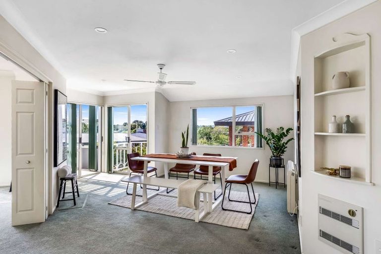 Photo of property in 43 Aotea Crescent, Gore, 9710