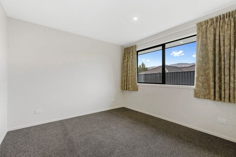 Photo of property in 58 Stratford Drive, Mount Pisa, Cromwell, 9383