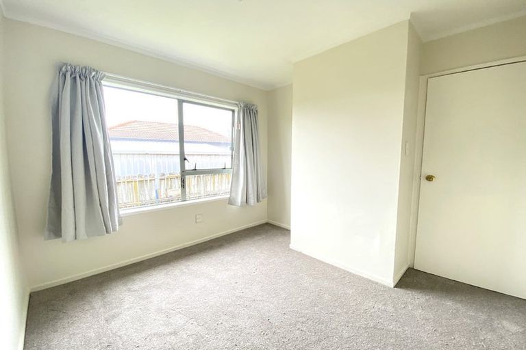 Photo of property in 17 Janese Place, Weymouth, Auckland, 2103