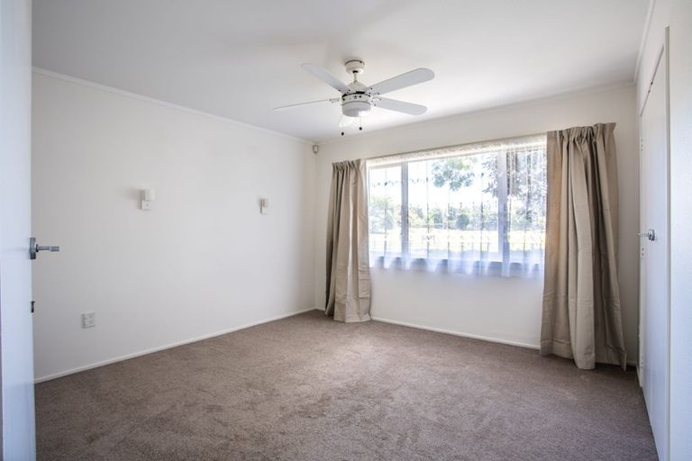 Photo of property in 2 Ashdown Place, Pahurehure, Papakura, 2113