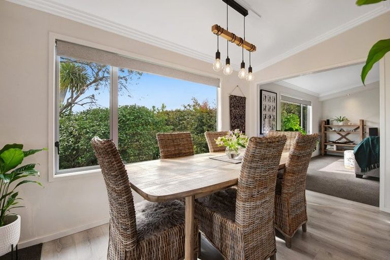 Photo of property in 88 Tiri Road, Tindalls Beach, Whangaparaoa, 0930