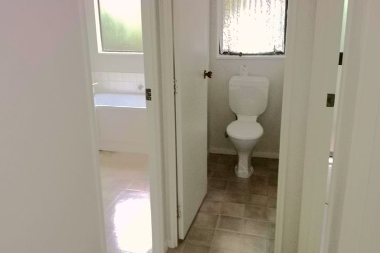 Photo of property in 33 Olena Avenue, Sunnyhills, Auckland, 2010