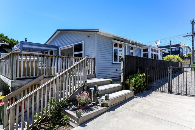 Photo of property in 18 Aubrey Street, New Plymouth, 4310
