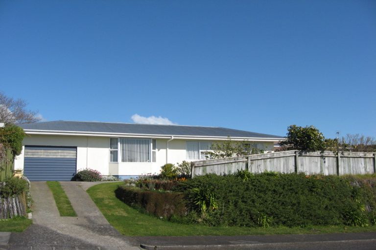 Photo of property in 2 Union Street, Merrilands, New Plymouth, 4312