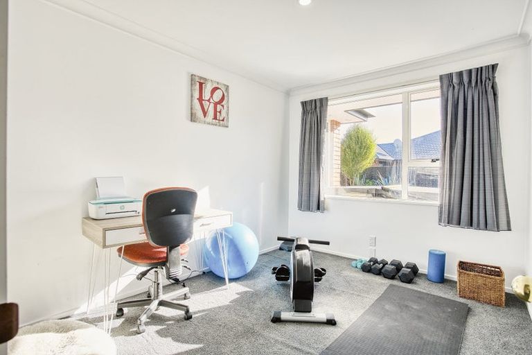 Photo of property in 41 Broadhaven Avenue, Parklands, Christchurch, 8083