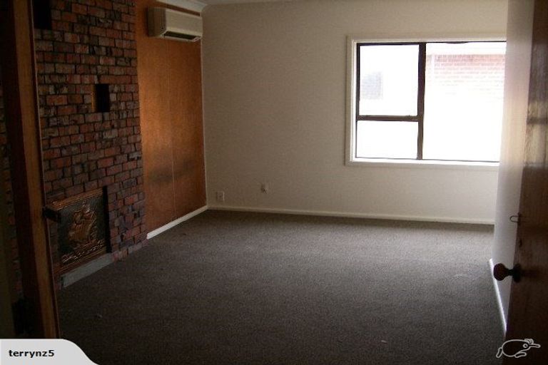 Photo of property in 71 Yaldhurst Road, Sockburn, Christchurch, 8042