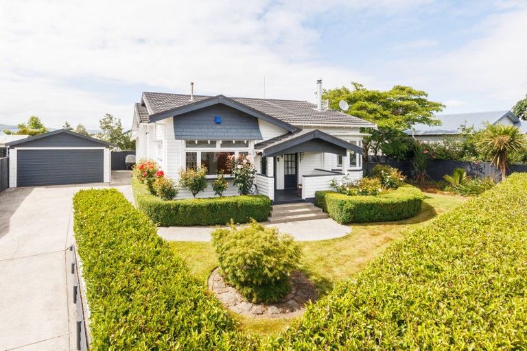 Photo of property in 6 Rosalie Terrace, Kelvin Grove, Palmerston North, 4414