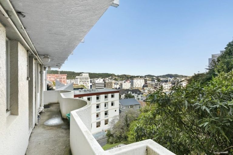 Photo of property in Ambassador Flats, 3/7 Maurice Terrace, Te Aro, Wellington, 6011