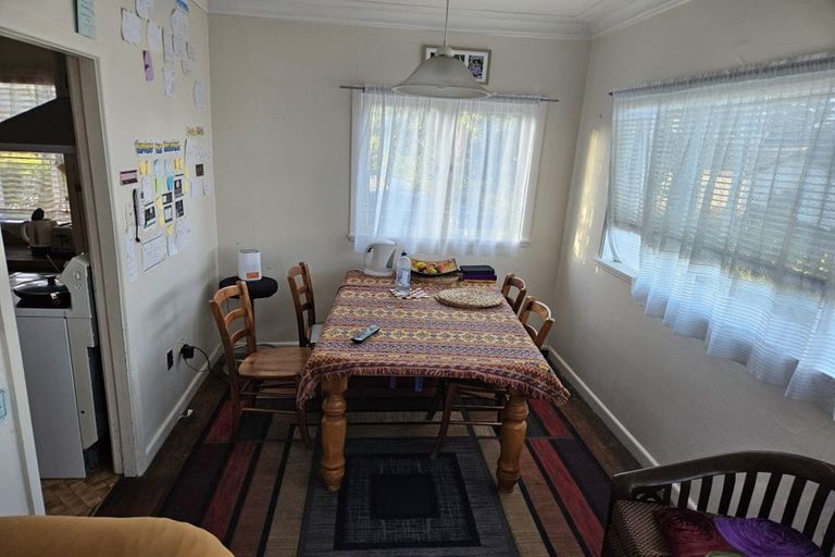 Photo of property in 34 Eastglen Road, Glen Eden, Auckland, 0602