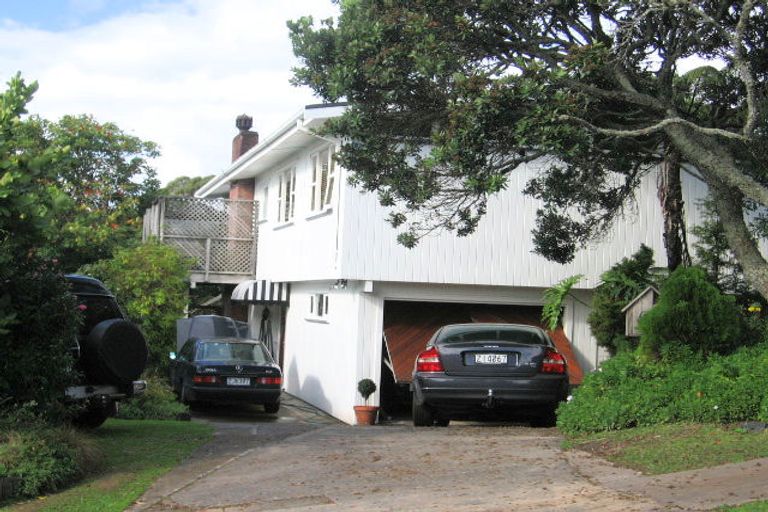 Photo of property in 6 Mayfair Crescent, Mairangi Bay, Auckland, 0630